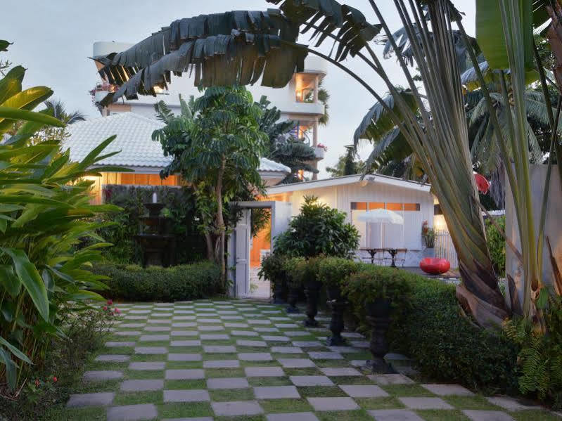 The Hen Hua Hin Hotel Exterior photo