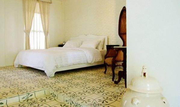 The Hen Hua Hin Hotel Exterior photo